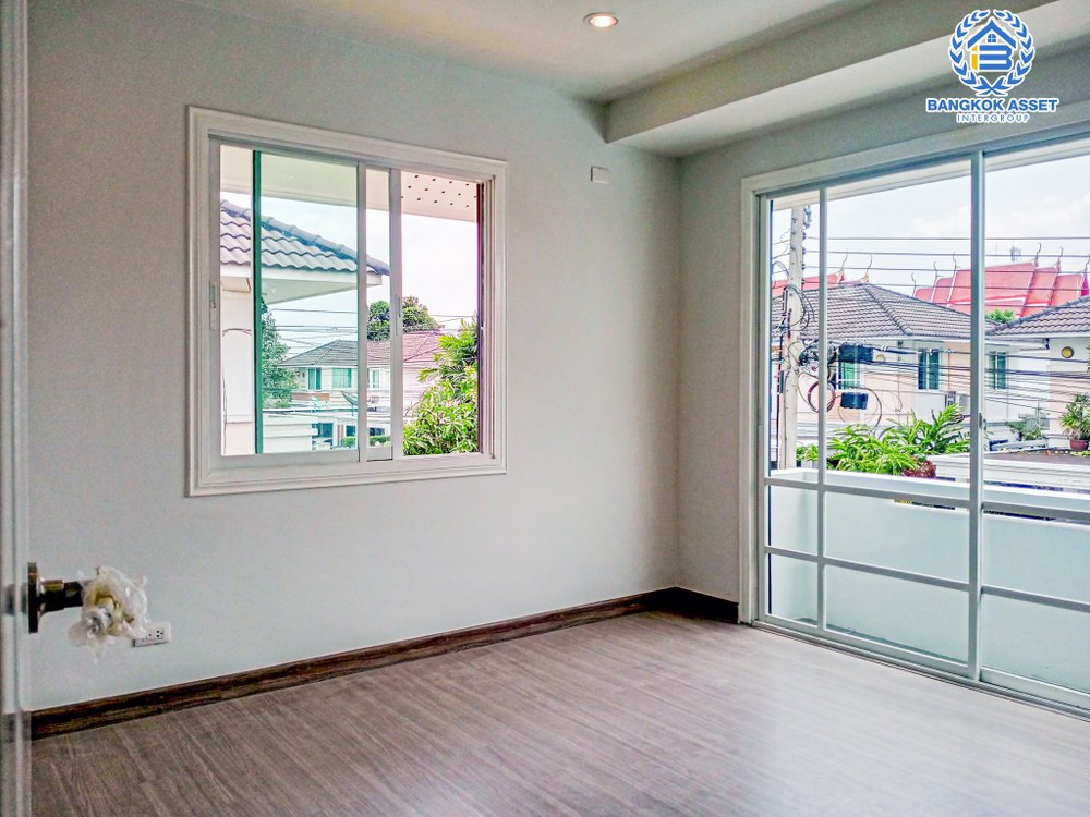 *****บ้านเดี่ยวมือสอง โครงการ โฮมเพลส เดอะพาร์ค บางกรวย-ไทรน้อย เนื้อที่ 56 ตร.ว. ฟังก์ชัน 3 ห้องนอน 2 ห้องน้ำ 2 ที่จอดรถ รีโนเวทใหม่พร้อมอยู่ มีความเป็นส่วนตัว เข้า-ออกได้หลายเส้นทาง ทั้งถนนรัตนาธิเบศร์ ถนนบางกรวย-ไทรน้อย ถนนกาญจนาภิเษก ใกล้รถไฟฟ้าสายสีม่วง "สถานีบางพลู" จองเลย!