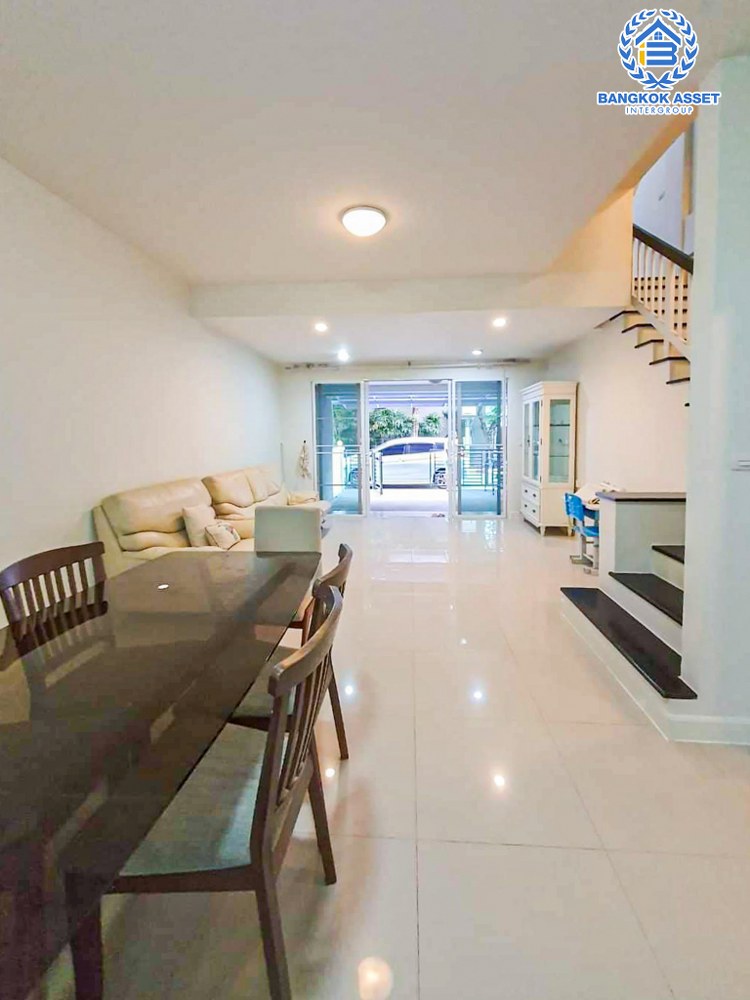 *****ทาวน์โฮมมือสอง 3 ชั้น โครงการ ทาวน์พลัสเอ็กซ์ ประชาชื่น-งามวงศ์วาน จากแบรนด์ Sansiri ฟังก์ชัน 3 ห้องนอน 3 ห้องน้ำ 2 ที่จอดรถ โครงการเงียบสงบ สิ่งอำนวยความสะดวกครบครัน ใกล้เดอะมอลล์งามวงศ์วาน เชื่อมต่อรถไฟฟ้าสีชมพู "สถานีสนามบินน้ำ" และทางด่วน "ศรีรัช"