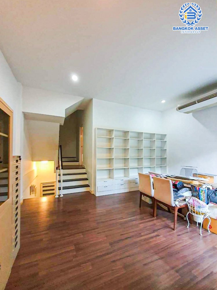 *****ทาวน์โฮมมือสอง 3 ชั้น โครงการ ทาวน์พลัสเอ็กซ์ ประชาชื่น-งามวงศ์วาน จากแบรนด์ Sansiri ฟังก์ชัน 3 ห้องนอน 3 ห้องน้ำ 2 ที่จอดรถ โครงการเงียบสงบ สิ่งอำนวยความสะดวกครบครัน ใกล้เดอะมอลล์งามวงศ์วาน เชื่อมต่อรถไฟฟ้าสีชมพู "สถานีสนามบินน้ำ" และทางด่วน "ศรีรัช"