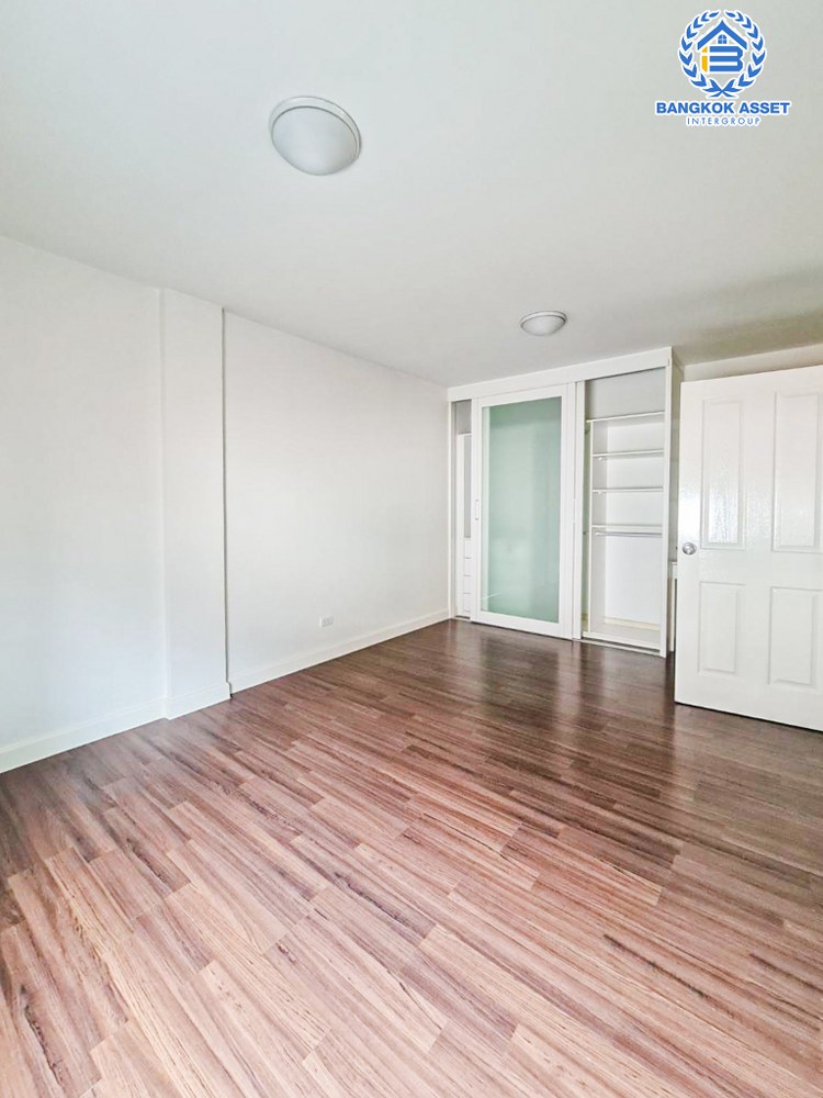 *****ทาวน์โฮมมือสอง 3 ชั้น โครงการ ทาวน์พลัสเอ็กซ์ ประชาชื่น-งามวงศ์วาน จากแบรนด์ Sansiri ฟังก์ชัน 3 ห้องนอน 3 ห้องน้ำ 2 ที่จอดรถ โครงการเงียบสงบ สิ่งอำนวยความสะดวกครบครัน ใกล้เดอะมอลล์งามวงศ์วาน เชื่อมต่อรถไฟฟ้าสีชมพู "สถานีสนามบินน้ำ" และทางด่วน "ศรีรัช"