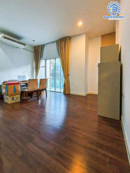 *****ทาวน์โฮมมือสอง 3 ชั้น โครงการ ทาวน์พลัสเอ็กซ์ ประชาชื่น-งามวงศ์วาน จากแบรนด์ Sansiri ฟังก์ชัน 3 ห้องนอน 3 ห้องน้ำ 2 ที่จอดรถ โครงการเงียบสงบ สิ่งอำนวยความสะดวกครบครัน ใกล้เดอะมอลล์งามวงศ์วาน เชื่อมต่อรถไฟฟ้าสีชมพู "สถานีสนามบินน้ำ" และทางด่วน "ศรีรัช"