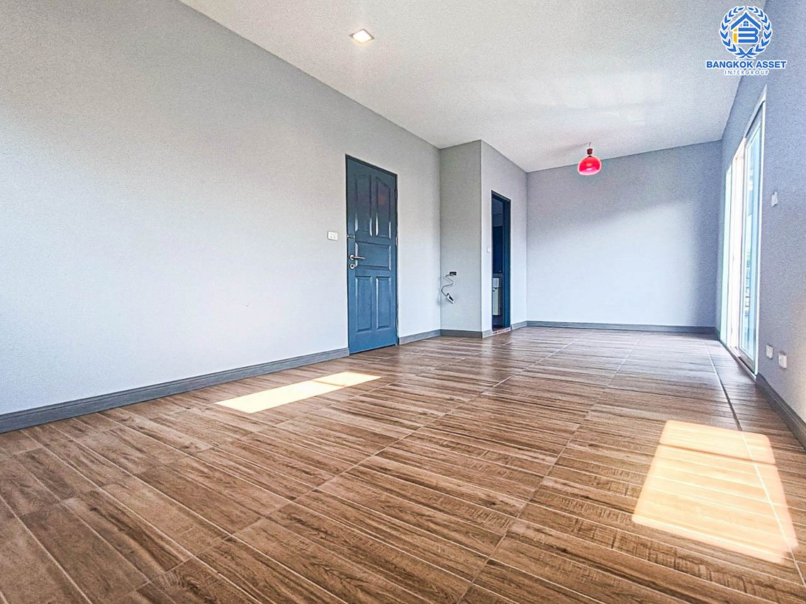 *****บ้านแฝดมือสองนนทบุรี โครงการ เพอร์เฟคพาร์ค พระราม5-บางใหญ่ เนื้อที่กว้าง 36 ตร.ว. ฟังก์ชัน 3 ห้องนอน 2 ห้องน้ำ 2 ที่จอดรถ บ้านสภาพสวย พร้อมเข้าอยู่ บนทำเลเยี่ยม เชื่อมต่อ ถนนกาญจนาภิเษก ใกล้รถไฟฟ้าสายสีม่วง "สถานีตลาดบางใหญ่" เพียง 15 นาที และยังใกล้ทางด่วน "ศรีรัช"