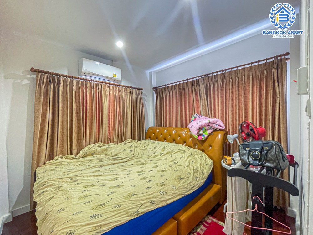 *****ทาวน์เฮ้าส์มือสอง โครงการ เปี่ยมสุข รัตนาธิเบศร์34 เนื้อที่ 26.30 ตร.ว พร้อมฟังก์ชัน 3 ห้องนอน 2 ห้องน้ำ 1 ที่จอดรถ บ้านสไตล์โมเดิร์น ทำเลเดินทางสะดวก เชื่อมต่อถนนรัตนาธิเบศร์ ถนนสนามบินน้ำ ใกล้โครงการรถไฟฟ้าสายสีม่วง "สถานีสะพานพระนั่งเกล้า" และทางด่วน "งามวงศ์วาน"