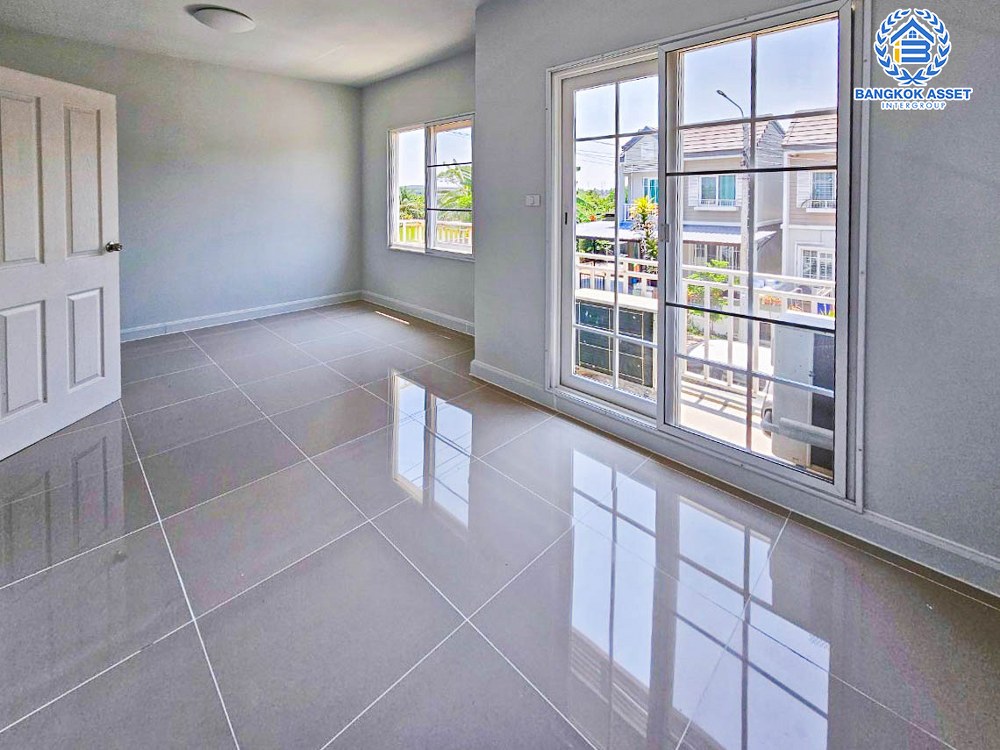 *****ทาวน์เฮ้าส์มือสอง โครงการ อารียา คัลเลอร์ กาญจนา-ราชพฤกษ์ เนื้อที่ 30 ตร.ว. ฟังก์ชัน 4 ห้องนอน 2 ห้องน้ำ 2 ที่จอดรถ แถมฟรี! เครื่องปรับอากาศ บนทำเลเดินทางสะดวก เชื่อมต่อถนนชัยพฤกษ์ ถนนกาญจนาภิเษก ถนนบางกรวย-ไทรน้อย ใกล้รถไฟฟ้าสายสีม่วง "สถานีคลองบางไผ่" จองเลย