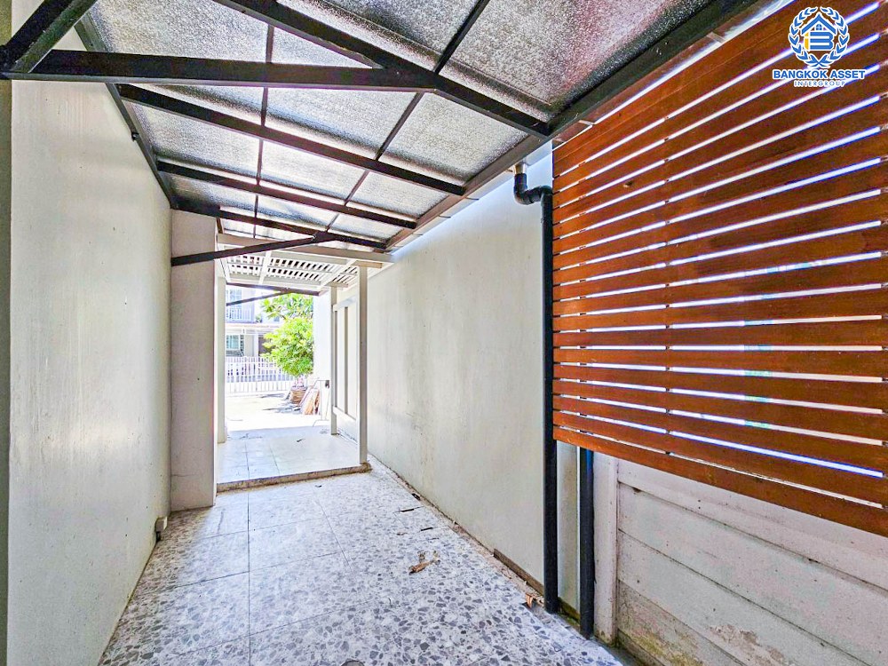 *****ทาวน์เฮ้าส์มือสอง โครงการ อารียา คัลเลอร์ กาญจนา-ราชพฤกษ์ เนื้อที่ 30 ตร.ว. ฟังก์ชัน 4 ห้องนอน 2 ห้องน้ำ 2 ที่จอดรถ แถมฟรี! เครื่องปรับอากาศ บนทำเลเดินทางสะดวก เชื่อมต่อถนนชัยพฤกษ์ ถนนกาญจนาภิเษก ถนนบางกรวย-ไทรน้อย ใกล้รถไฟฟ้าสายสีม่วง "สถานีคลองบางไผ่" จองเลย