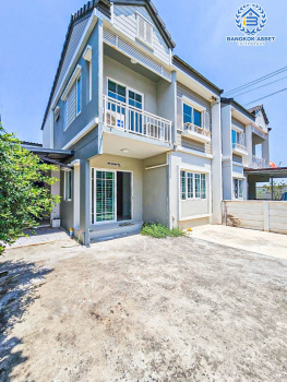 *****ทาวน์เฮ้าส์มือสอง โครงการ อารียา คัลเลอร์ กาญจนา-ราชพฤกษ์ เนื้อที่ 30 ตร.ว. ฟังก์ชัน 4 ห้องนอน 2 ห้องน้ำ 2 ที่จอดรถ แถมฟรี! เครื่องปรับอากาศ บนทำเลเดินทางสะดวก เชื่อมต่อถนนชัยพฤกษ์ ถนนกาญจนาภิเษก ถนนบางกรวย-ไทรน้อย ใกล้รถไฟฟ้าสายสีม่วง "สถานีคลองบางไผ่" จองเลย