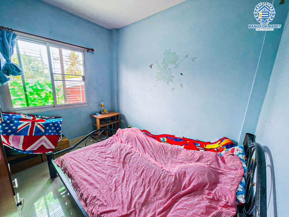 *****ทาวน์เฮ้าส์มือสองนนทบุรี หมู่บ้าน สิรภัทร4 รัตนาธิเบศร์ เนื้อที่กว้างถึง 27 ตร.ว. ฟังก์ชัน 3 ห้องนอน 2 ห้องน้ำ 2 ที่จอดรถ บนทำเลโซนเมือง ใกล้รถไฟฟ้าสายสีม่วง "สถานีไทรม้า" และทางด่วน "งามวงศ์วาน" ราคาถูกสุดในย่านนี้!