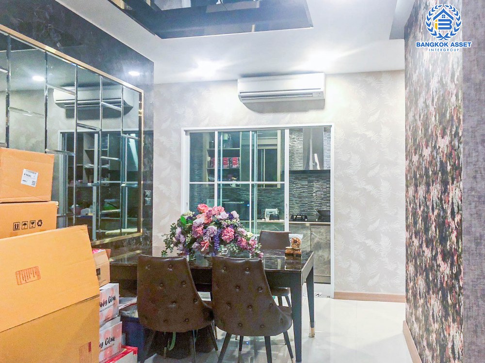 *****ทาวน์เฮ้าส์มือสอง โครงการ เดอะเพรสตัน กรุงเทพกรีฑา หลังมุม เนื้อที่กว้าง 28.50 ตร.ว. ฟังก์ชัน 3 ห้องนอน 3 ห้องน้ำ 2 ที่จอดรถ แถมฟรี! เครื่องปรับอากาศ โครงการบนทำเลศักยภาพ เชื่อมต่อถนนรามคำแหง ถนนศรีนครินทร์ ถนนวงแหวนรอบนอก ใกล้ Airport Rail Link "สถานีหัวหมาก"