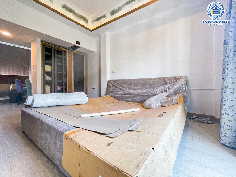 *****ทาวน์เฮ้าส์มือสอง โครงการ เดอะเพรสตัน กรุงเทพกรีฑา หลังมุม เนื้อที่กว้าง 28.50 ตร.ว. ฟังก์ชัน 3 ห้องนอน 3 ห้องน้ำ 2 ที่จอดรถ แถมฟรี! เครื่องปรับอากาศ โครงการบนทำเลศักยภาพ เชื่อมต่อถนนรามคำแหง ถนนศรีนครินทร์ ถนนวงแหวนรอบนอก ใกล้ Airport Rail Link "สถานีหัวหมาก"