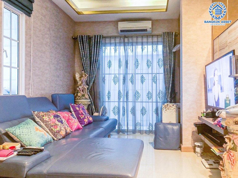 *****ทาวน์เฮ้าส์มือสอง โครงการ เดอะเพรสตัน กรุงเทพกรีฑา หลังมุม เนื้อที่กว้าง 28.50 ตร.ว. ฟังก์ชัน 3 ห้องนอน 3 ห้องน้ำ 2 ที่จอดรถ แถมฟรี! เครื่องปรับอากาศ โครงการบนทำเลศักยภาพ เชื่อมต่อถนนรามคำแหง ถนนศรีนครินทร์ ถนนวงแหวนรอบนอก ใกล้ Airport Rail Link "สถานีหัวหมาก"