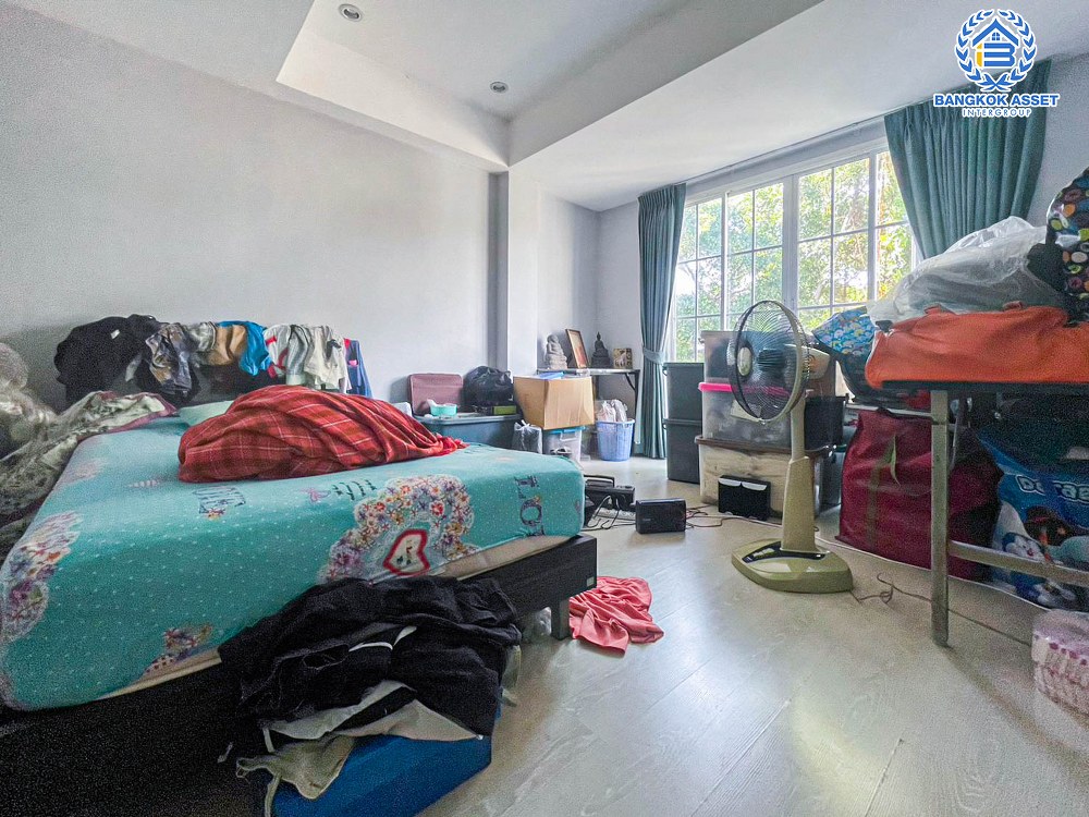 *****ทาวน์เฮ้าส์มือสอง โครงการ เดอะเพรสตัน กรุงเทพกรีฑา หลังมุม เนื้อที่กว้าง 28.50 ตร.ว. ฟังก์ชัน 3 ห้องนอน 3 ห้องน้ำ 2 ที่จอดรถ แถมฟรี! เครื่องปรับอากาศ โครงการบนทำเลศักยภาพ เชื่อมต่อถนนรามคำแหง ถนนศรีนครินทร์ ถนนวงแหวนรอบนอก ใกล้ Airport Rail Link "สถานีหัวหมาก"