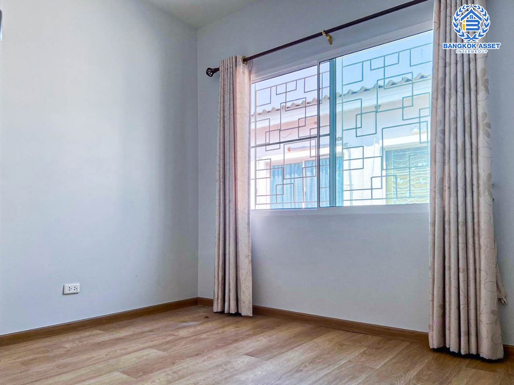 ทาวน์เฮ้าส์มือสองกรุงเทพมหานคร โครงการ เดอะพลีโน่ เอกชัย-กาญจนาภิเษก เนื้อที่กว้าง 20.6 ตร.ว. ฟังก์ชัน 3 ห้องนอน 2 ห้องน้ำ 2 ที่จอดรถ บ้านสภาพดี พร้อมอยู่ บนทำเลเดินทางสะดวก ติด ถนนเอกชัย เชื่อมต่อ ถนนกาญจนาภิเษก, ถนนพระราม 2