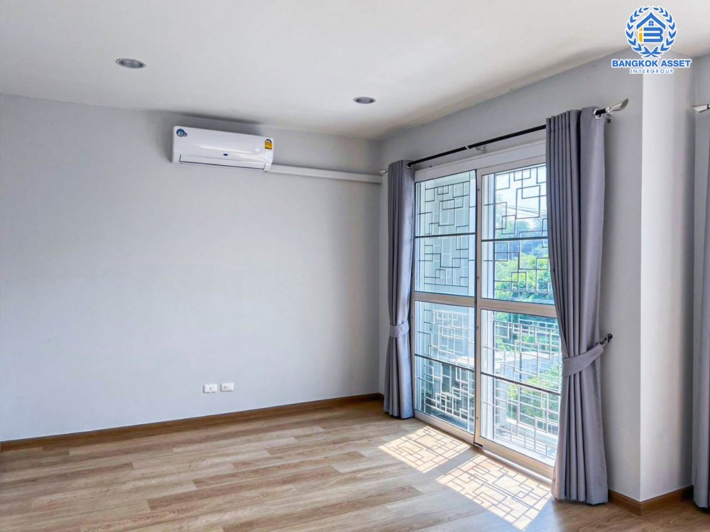 ทาวน์เฮ้าส์มือสองกรุงเทพมหานคร โครงการ เดอะพลีโน่ เอกชัย-กาญจนาภิเษก เนื้อที่กว้าง 20.6 ตร.ว. ฟังก์ชัน 3 ห้องนอน 2 ห้องน้ำ 2 ที่จอดรถ บ้านสภาพดี พร้อมอยู่ บนทำเลเดินทางสะดวก ติด ถนนเอกชัย เชื่อมต่อ ถนนกาญจนาภิเษก, ถนนพระราม 2