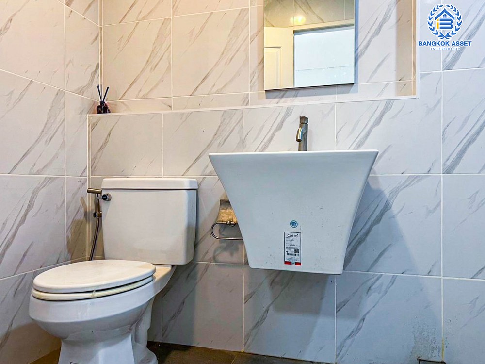 ทาวน์เฮ้าส์มือสองกรุงเทพมหานคร โครงการ เดอะพลีโน่ เอกชัย-กาญจนาภิเษก เนื้อที่กว้าง 20.6 ตร.ว. ฟังก์ชัน 3 ห้องนอน 2 ห้องน้ำ 2 ที่จอดรถ บ้านสภาพดี พร้อมอยู่ บนทำเลเดินทางสะดวก ติด ถนนเอกชัย เชื่อมต่อ ถนนกาญจนาภิเษก, ถนนพระราม 2