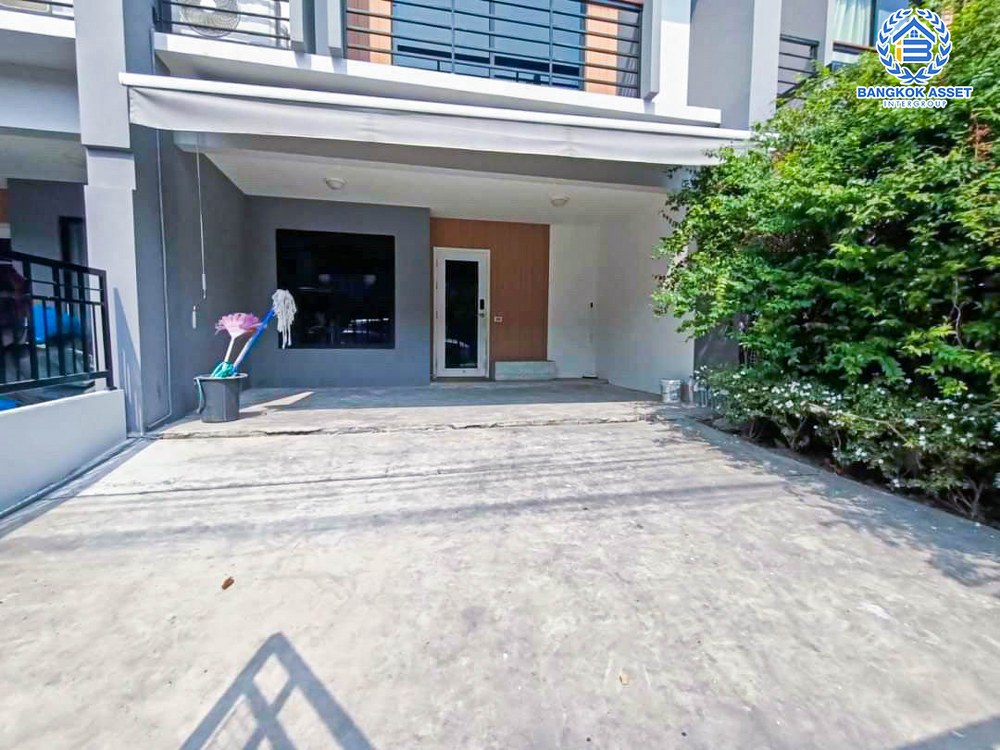 ทาวน์เฮ้าส์มือสองนนทบุรี โครงการ เนอเชอร่าเทรนด์ รัตนาธิเบศร์-ราชพฤกษ์ เนื้อที่กว้าง 21.1 ตร.ว. ฟังก์ชัน 3 ห้องนอน 2 ห้องน้ำ 1 ที่จอดรถ บ้านสภาพสวย แถมฟรี! 4 เครื่องปรับอากาศ 1 เครื่องทำน้ำอุ่น บนทำเลแห่งการเดินทาง ใกล้รถไฟฟ้าสายสีม่วง "สถานีบางพลู" จองเลย!