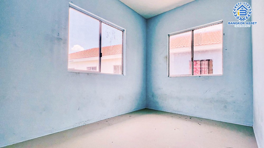 *****ทาวน์เฮ้าส์มือสอง โครงการ พฤกษา49 กาญจนาภิเษก หลังมุม! เนื้อที่ 26.60 ตร.ว. ฟังก์ชัน 4 ห้องนอน 2 ห้องน้ำ 1 ที่จอดรถ เป็นส่วนตัว บ้านสภาพดีเยี่ยม พร้อมเข้าอยู่ บนทำเลเดินทางสะดวก เชื่อมต่อถนนแก้วอินทร์, ถนนกาญจนาภิเษก, ถนนรัตนาธิเบศร์ ใกล้รถไฟฟ้าสายสีม่วง "สถานีตลาดบางใหญ่" จองเลย!