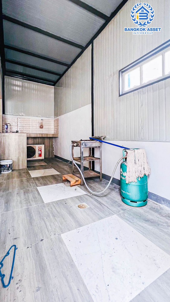 *****ทาวน์เฮ้าส์มือสอง โครงการ พฤกษา49 กาญจนาภิเษก หลังมุม! เนื้อที่ 26.60 ตร.ว. ฟังก์ชัน 4 ห้องนอน 2 ห้องน้ำ 1 ที่จอดรถ เป็นส่วนตัว บ้านสภาพดีเยี่ยม พร้อมเข้าอยู่ บนทำเลเดินทางสะดวก เชื่อมต่อถนนแก้วอินทร์, ถนนกาญจนาภิเษก, ถนนรัตนาธิเบศร์ ใกล้รถไฟฟ้าสายสีม่วง "สถานีตลาดบางใหญ่" จองเลย!