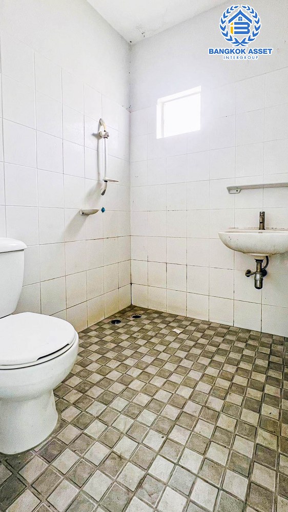 *****ทาวน์เฮ้าส์มือสอง โครงการ พฤกษา49 กาญจนาภิเษก หลังมุม! เนื้อที่ 26.60 ตร.ว. ฟังก์ชัน 4 ห้องนอน 2 ห้องน้ำ 1 ที่จอดรถ เป็นส่วนตัว บ้านสภาพดีเยี่ยม พร้อมเข้าอยู่ บนทำเลเดินทางสะดวก เชื่อมต่อถนนแก้วอินทร์, ถนนกาญจนาภิเษก, ถนนรัตนาธิเบศร์ ใกล้รถไฟฟ้าสายสีม่วง "สถานีตลาดบางใหญ่" จองเลย!