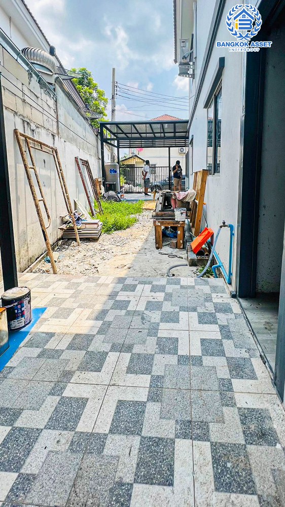 *****ทาวน์เฮ้าส์มือสอง โครงการ พฤกษา49 กาญจนาภิเษก หลังมุม! เนื้อที่ 26.60 ตร.ว. ฟังก์ชัน 4 ห้องนอน 2 ห้องน้ำ 1 ที่จอดรถ เป็นส่วนตัว บ้านสภาพดีเยี่ยม พร้อมเข้าอยู่ บนทำเลเดินทางสะดวก เชื่อมต่อถนนแก้วอินทร์, ถนนกาญจนาภิเษก, ถนนรัตนาธิเบศร์ ใกล้รถไฟฟ้าสายสีม่วง "สถานีตลาดบางใหญ่" จองเลย!