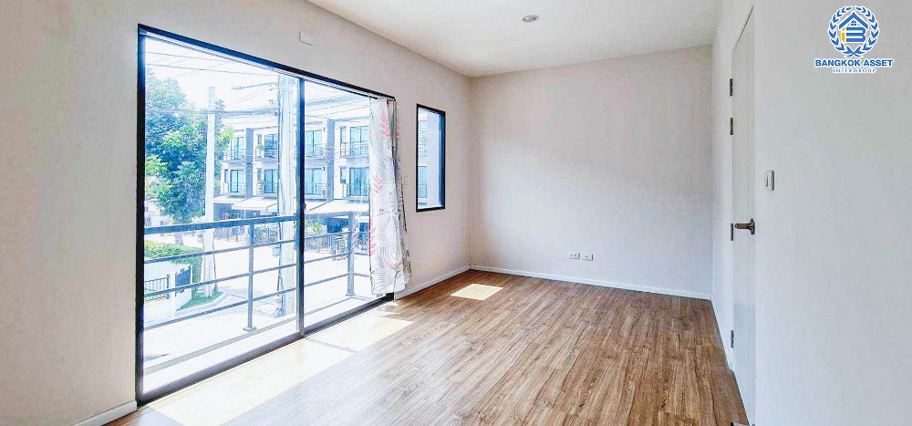 *****ทาวน์โฮม 3 ชั้นมือสอง โครงการ บ้านกลางเมือง ราชพฤกษ์-รัตนาธิเบศร์ หลังมุม บ้านสวยพร้อมเข้าอยู่ เนื้อที่ 25.6 ตร.ว. ฟังก์ชัน 3 ห้องนอน 3 ห้องน้ำ 2 ที่จอดรถ แถมฟรี !! เครื่องปรับอากาศ เชื่อมต่อถนนงามวงศ์วาน, ถนนรัตนาธิเบศร์ ใกล้รถไฟฟ้าสายสีม่วง "สถานีบางรักใหญ่"