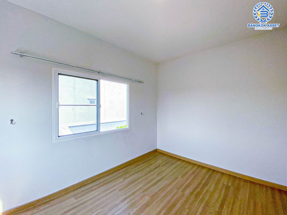 *****ทาวน์เฮ้าส์มือสอง โครงการ คาซ่าวอเตอร์ไซด์ พระราม5 หลังมุม เนื้อที่กว้าง 29.80 ตร.ว. ฟังก์ชัน 4 ห้องนอน 3 ห้องน้ำ 2 ที่จอดรถ บ้านกว้างขวาง ตกแต่งสวย พร้อมเข้าอยู่ได้ทันที แถมฟรี! เครื่องปรับอากาศ บนทำเลแห่งการเดินทาง ใกล้โครงการรถไฟฟ้าสายสีม่วง "สถานีแยกติวานนท์"