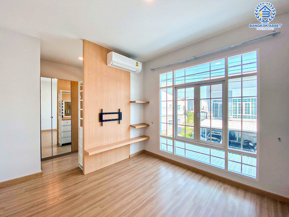 *****ทาวน์เฮ้าส์มือสอง โครงการ คาซ่าวอเตอร์ไซด์ พระราม5 หลังมุม เนื้อที่กว้าง 29.80 ตร.ว. ฟังก์ชัน 4 ห้องนอน 3 ห้องน้ำ 2 ที่จอดรถ บ้านกว้างขวาง ตกแต่งสวย พร้อมเข้าอยู่ได้ทันที แถมฟรี! เครื่องปรับอากาศ บนทำเลแห่งการเดินทาง ใกล้โครงการรถไฟฟ้าสายสีม่วง "สถานีแยกติวานนท์"