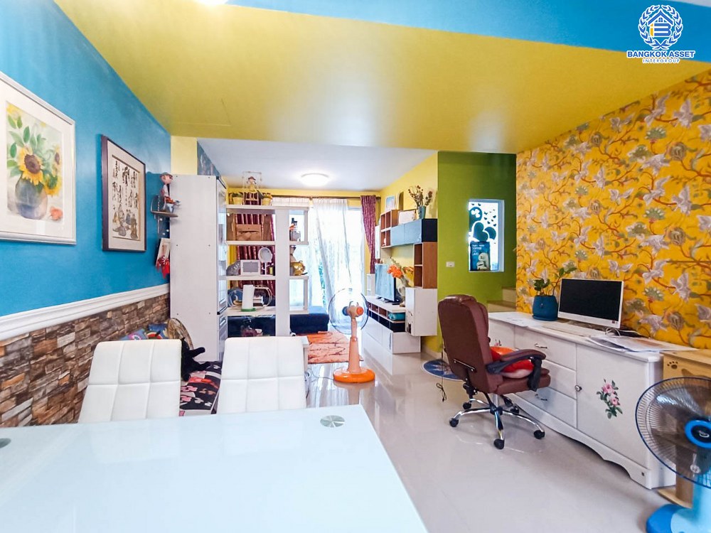 ทาวน์เฮ้าส์มือสอง โครงการ พฤกษาไพร์ม สถานีรถไฟฟ้าบางพลู-ราชพฤกษ์ เนื้อที่เกือบ 17.80 ตร.ว. ฟังก์ชัน 3 ห้องนอน 2 ห้องน้ำ 1 ที่จอดรถ ภายในสภาพดีมาก แถมฟรี! เครื่องปรับอากาศ บนทำเลเดินทางสะดวก ใกล้รถไฟฟ้าสายสีม่วง "สถานีบางพลู" และจุดขึ้นทางด่วน "ศรีรัช"