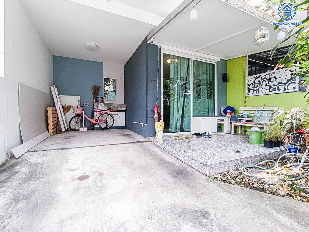 ทาวน์เฮ้าส์มือสอง โครงการ พฤกษาไพร์ม สถานีรถไฟฟ้าบางพลู-ราชพฤกษ์ เนื้อที่เกือบ 17.80 ตร.ว. ฟังก์ชัน 3 ห้องนอน 2 ห้องน้ำ 1 ที่จอดรถ ภายในสภาพดีมาก แถมฟรี! เครื่องปรับอากาศ บนทำเลเดินทางสะดวก ใกล้รถไฟฟ้าสายสีม่วง "สถานีบางพลู" และจุดขึ้นทางด่วน "ศรีรัช"