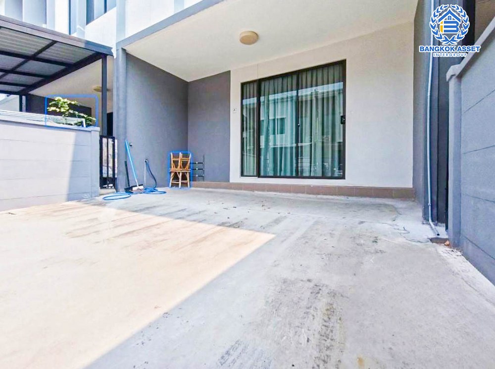 *****ทาวน์เฮ้าส์มือสอง โครงการ พลีโน่ ราชพฤกษ์ เนื้อที่ 17.50 ตร.ว. ฟังก์ชัน 3 ห้องนอน 2 ห้องน้ำ 2 ที่จอดรถ สภาพดีเยี่ยม แถมฟรี! เครื่องปรับอากาศ การเดินทางง่าย เชื่อมต่อหลากหลายเส้นทาง ทั้งถนนบางกรวย-ไทรน้อย ถนนนครอินทร์ ถนนราชพฤกษ์ ใกล้รถไฟฟ้าสายสีม่วง "สถานีบางรักใหญ่" และจุดขึ้นทางด่วน "ศรีรัช"