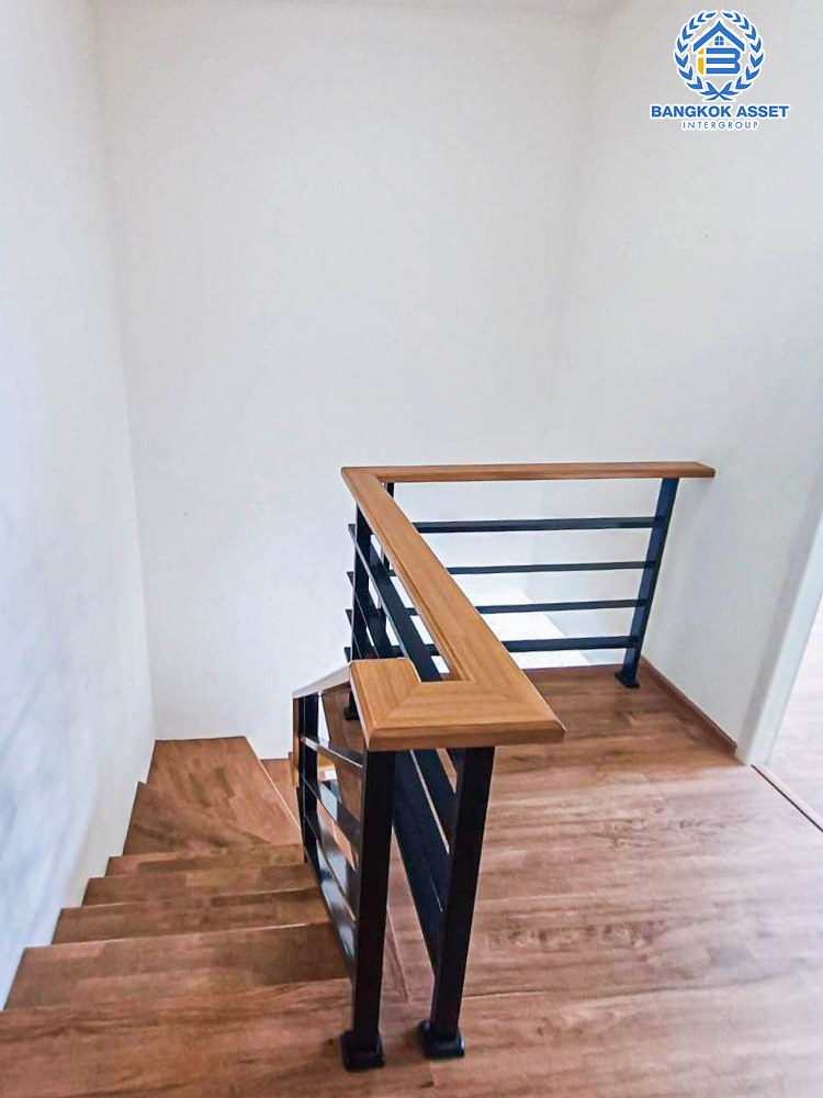 *****ทาวน์เฮ้าส์มือสอง โครงการ พลีโน่ ราชพฤกษ์ เนื้อที่ 17.50 ตร.ว. ฟังก์ชัน 3 ห้องนอน 2 ห้องน้ำ 2 ที่จอดรถ สภาพดีเยี่ยม แถมฟรี! เครื่องปรับอากาศ การเดินทางง่าย เชื่อมต่อหลากหลายเส้นทาง ทั้งถนนบางกรวย-ไทรน้อย ถนนนครอินทร์ ถนนราชพฤกษ์ ใกล้รถไฟฟ้าสายสีม่วง "สถานีบางรักใหญ่" และจุดขึ้นทางด่วน "ศรีรัช"