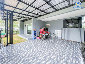 *****บ้านแฝดมือสอง โครงการ เพอร์เฟคพาร์ค ชัยพฤกษ์-แจ้งวัฒนะ หลังมุม เนื้อที่ 44.1 ตร.ว. ฟังก์ชัน 3 ห้องนอน 3 ห้องน้ำ 2 ที่จอดรถ บ้านสวยพร้อมอยู่ บรรยากาศโครงการเป็นส่วนตัว บนทำเลศักยภาพเชื่อมต่อแจ้งวัฒนะ ใช้เวลาเพียง 5 นาทีก็ถึงรถไฟฟ้าสายสีชมพู "สถานีปากเกร็ด"และทางด่วน "ศรีรัช"