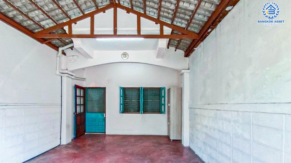 ทาวน์เฮ้าส์มือสอง โครงการ สุขสันต์2 เพชรเกษม เนื้อที่ 18 ตร.ว. ฟังก์ชัน 2 ห้องนอน 2 ห้องน้ำ 1 ที่จอดรถ ภายในสภาพดีมาก พร้อมเข้าอยู่ โครงการอยู่บนทำเลเดินทางสะดวก เชื่อมต่อถนนเพชรเกษม ถนนพุทธมณฑลสาย2 ใกล้โครงการรถไฟฟ้าสายสีน้ำเงิน "สถานีหลักสอง"