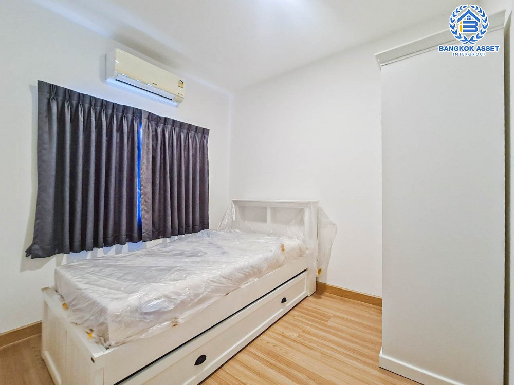 *****ทาวน์เฮ้าส์มือสอง โครงการ คาซ่าซิตี้ กัลปพฤกษ์-สาทร เนื้อที่กว้าง 23 ตร.ว. ฟังก์ชัน 3 ห้องนอน 2 ห้องน้ำ 2 ที่จอดรถ แถมฟรี! เครื่องปรับอากาศ ภายในสภาพดีเยี่ยม ตั้งบนทำเลเดินทางสะดวก เชื่อมต่อถนนกัลปพฤกษ์ ถนนราชพฤกษ์ ถนนสาทร ใกล้รถไฟฟ้าสายสีน้ำเงิน "สถานีบางหว้า" และจุดขึ้นทางด่วน "ศรีรัช"