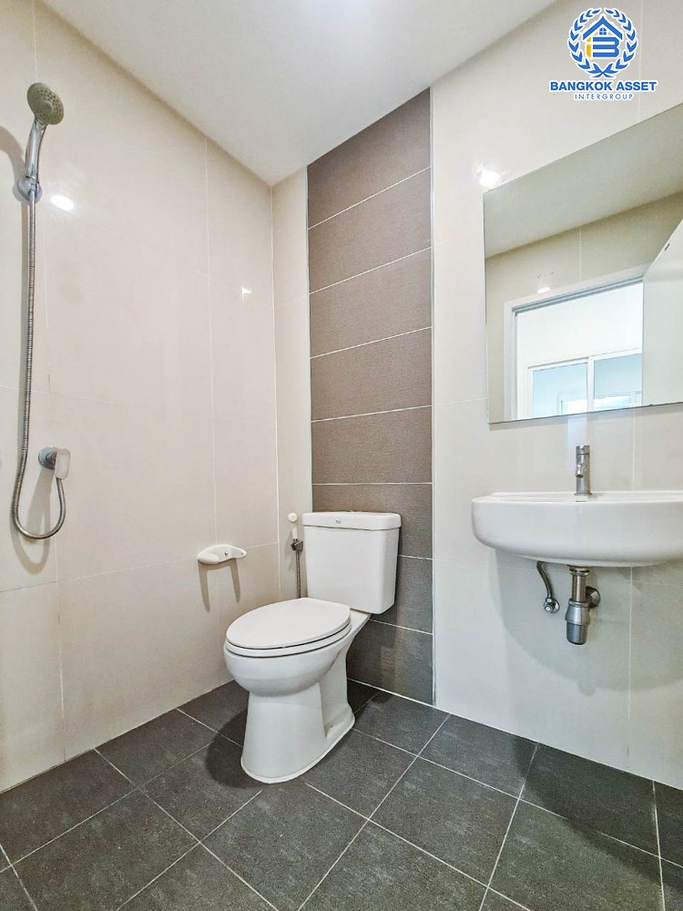 *****ทาวน์เฮ้าส์มือสอง โครงการ คาซ่าซิตี้ กัลปพฤกษ์-สาทร เนื้อที่กว้าง 23 ตร.ว. ฟังก์ชัน 3 ห้องนอน 2 ห้องน้ำ 2 ที่จอดรถ แถมฟรี! เครื่องปรับอากาศ ภายในสภาพดีเยี่ยม ตั้งบนทำเลเดินทางสะดวก เชื่อมต่อถนนกัลปพฤกษ์ ถนนราชพฤกษ์ ถนนสาทร ใกล้รถไฟฟ้าสายสีน้ำเงิน "สถานีบางหว้า" และจุดขึ้นทางด่วน "ศรีรัช"