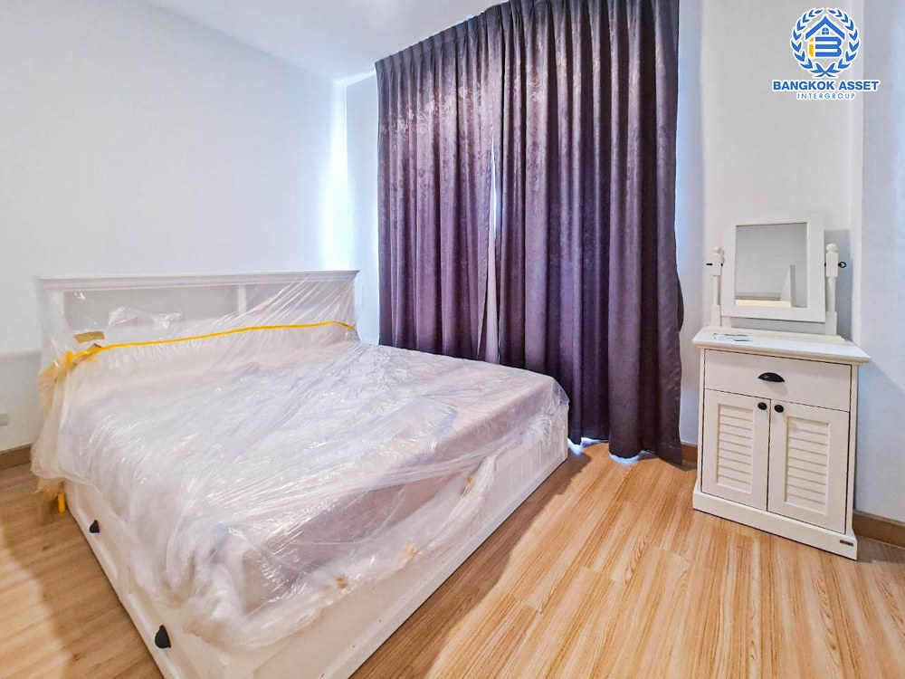 *****ทาวน์เฮ้าส์มือสอง โครงการ คาซ่าซิตี้ กัลปพฤกษ์-สาทร เนื้อที่กว้าง 23 ตร.ว. ฟังก์ชัน 3 ห้องนอน 2 ห้องน้ำ 2 ที่จอดรถ แถมฟรี! เครื่องปรับอากาศ ภายในสภาพดีเยี่ยม ตั้งบนทำเลเดินทางสะดวก เชื่อมต่อถนนกัลปพฤกษ์ ถนนราชพฤกษ์ ถนนสาทร ใกล้รถไฟฟ้าสายสีน้ำเงิน "สถานีบางหว้า" และจุดขึ้นทางด่วน "ศรีรัช"