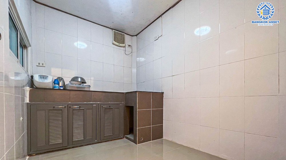 *****ทาวน์เฮ้าส์มือสองนนทบุรี หมู่บ้าน นนท์ณิชา บางใหญ่ เนื้อที่กว้างเกือบ 22 ตร.ว. ฟังก์ชัน 3 ห้องนอน 2 ห้องน้ำ 1 ที่จอดรถ แถมฟรี! เครื่องปรับอากาศ เครื่องทำน้ำอุ่น บนทำเลศักยภาพ เชื่อมต่อ ถ.กาญจนาภิเษก ใกล้รถไฟฟ้าสายสีม่วง "สถานีตลาดบางใหญ่" และทางด่วน "ศรีรัช" ราคาสุดคุ้ม!