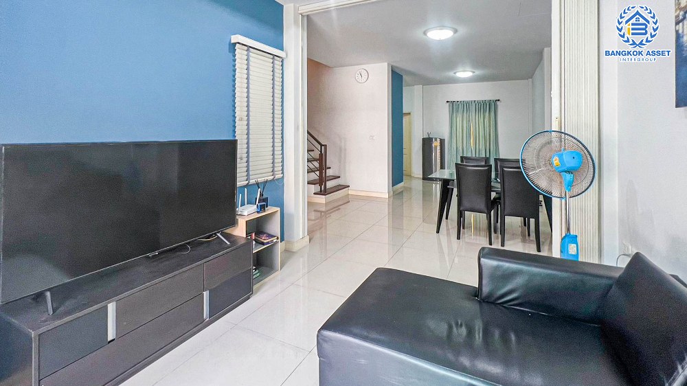 *****ทาวน์เฮ้าส์มือสองนนทบุรี หมู่บ้าน นนท์ณิชา บางใหญ่ เนื้อที่กว้างเกือบ 22 ตร.ว. ฟังก์ชัน 3 ห้องนอน 2 ห้องน้ำ 1 ที่จอดรถ แถมฟรี! เครื่องปรับอากาศ เครื่องทำน้ำอุ่น บนทำเลศักยภาพ เชื่อมต่อ ถ.กาญจนาภิเษก ใกล้รถไฟฟ้าสายสีม่วง "สถานีตลาดบางใหญ่" และทางด่วน "ศรีรัช" ราคาสุดคุ้ม!