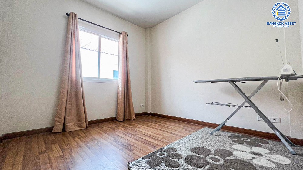 *****ทาวน์เฮ้าส์มือสองนนทบุรี หมู่บ้าน นนท์ณิชา บางใหญ่ เนื้อที่กว้างเกือบ 22 ตร.ว. ฟังก์ชัน 3 ห้องนอน 2 ห้องน้ำ 1 ที่จอดรถ แถมฟรี! เครื่องปรับอากาศ เครื่องทำน้ำอุ่น บนทำเลศักยภาพ เชื่อมต่อ ถ.กาญจนาภิเษก ใกล้รถไฟฟ้าสายสีม่วง "สถานีตลาดบางใหญ่" และทางด่วน "ศรีรัช" ราคาสุดคุ้ม!