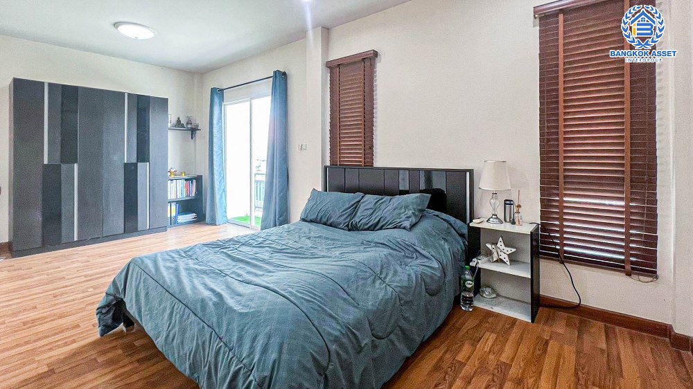 *****ทาวน์เฮ้าส์มือสองนนทบุรี หมู่บ้าน นนท์ณิชา บางใหญ่ เนื้อที่กว้างเกือบ 22 ตร.ว. ฟังก์ชัน 3 ห้องนอน 2 ห้องน้ำ 1 ที่จอดรถ แถมฟรี! เครื่องปรับอากาศ เครื่องทำน้ำอุ่น บนทำเลศักยภาพ เชื่อมต่อ ถ.กาญจนาภิเษก ใกล้รถไฟฟ้าสายสีม่วง "สถานีตลาดบางใหญ่" และทางด่วน "ศรีรัช" ราคาสุดคุ้ม!