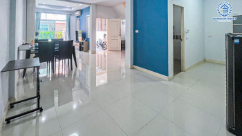 *****ทาวน์เฮ้าส์มือสองนนทบุรี หมู่บ้าน นนท์ณิชา บางใหญ่ เนื้อที่กว้างเกือบ 22 ตร.ว. ฟังก์ชัน 3 ห้องนอน 2 ห้องน้ำ 1 ที่จอดรถ แถมฟรี! เครื่องปรับอากาศ เครื่องทำน้ำอุ่น บนทำเลศักยภาพ เชื่อมต่อ ถ.กาญจนาภิเษก ใกล้รถไฟฟ้าสายสีม่วง "สถานีตลาดบางใหญ่" และทางด่วน "ศรีรัช" ราคาสุดคุ้ม!