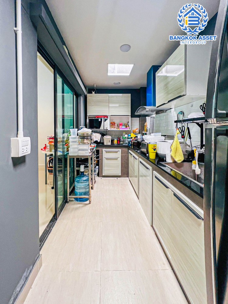 *****ทาวน์เฮ้าส์มือสอง โครงการ เวิร์ฟ เพชรเกษม81 เนื้อที่ 29.20 ตร.ว. ฟังก์ชัน 4 ห้องนอน 3 ห้องน้ำ 2 ที่จอดรถ แถมฟรี! เครื่องปรับอากาศ พร้อม Digital Door Lock บนทำเลเดินทางสะดวก เชื่อมต่อถนนเพชรเกษม ถนนพุทธิสาคร ใกล้รถไฟฟ้าสายสีสีน้ำเงิน(ส่วนต่อขยาย) "สถานีพุทธมณฑลสาย4"