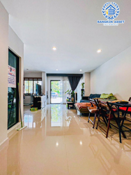 *****ทาวน์เฮ้าส์มือสอง โครงการ เวิร์ฟ เพชรเกษม81 เนื้อที่ 29.20 ตร.ว. ฟังก์ชัน 4 ห้องนอน 3 ห้องน้ำ 2 ที่จอดรถ แถมฟรี! เครื่องปรับอากาศ พร้อม Digital Door Lock บนทำเลเดินทางสะดวก เชื่อมต่อถนนเพชรเกษม ถนนพุทธิสาคร ใกล้รถไฟฟ้าสายสีสีน้ำเงิน(ส่วนต่อขยาย) "สถานีพุทธมณฑลสาย4"