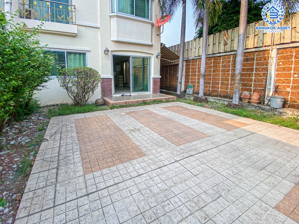 *****ทาวน์โฮมมือสองนนทบุรี หมู่บ้าน ศุภาลัยวิลล์ วงศ์สว่าง หลังมุม! เนื้อที่กว้างขวางถึง 34 ตร.ว. ฟังก์ชัน 3 ห้องนอน 3 ห้องน้ำ 3 ที่จอดรถ สภาพแวดล้อมดี บ้านสภาพดี ใกล้รถไฟฟ้าสายสีม่วง "สถานีแยกติวานนท์" เพียงแค่ 5 นาทีเท่านั้น! นอกจากนี้ยังใกล้ทางด่วน "งามวงศ์วาน"