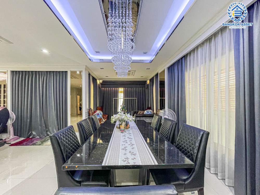 *****บ้านเดี่ยวมือสอง โครงการ เดอะแกรนด์ ปิ่นเกล้า หลังมุม เนื้อที่ 130.40 ตร.ว. ฟังก์ชัน 5 ห้องนอน 6 ห้องน้ำ 2 ที่จอดรถ ภายในสภาพดีเยี่ยม พร้อมเข้าอยู่ การเดินทางสะดวก เชื่อมต่อถนนปิ่นเกล้า-บรมราชชนนี ถนนพุทธมาธมณฑลสาย4 เติมเต็มไลฟ์สไตล์ให้มากขึ้นด้วยทำเลใกล้เซ็นทรัลปิ่นเกล้า