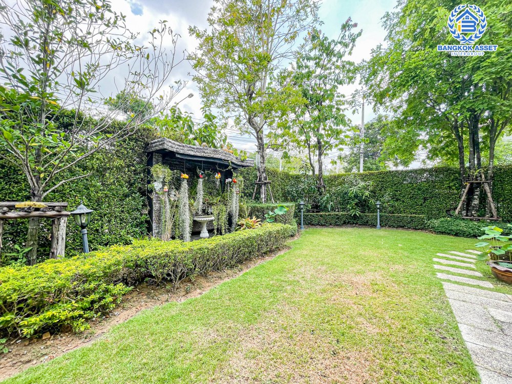 *****บ้านเดี่ยวมือสอง โครงการ เดอะแกรนด์ ปิ่นเกล้า หลังมุม เนื้อที่ 130.40 ตร.ว. ฟังก์ชัน 5 ห้องนอน 6 ห้องน้ำ 2 ที่จอดรถ ภายในสภาพดีเยี่ยม พร้อมเข้าอยู่ การเดินทางสะดวก เชื่อมต่อถนนปิ่นเกล้า-บรมราชชนนี ถนนพุทธมาธมณฑลสาย4 เติมเต็มไลฟ์สไตล์ให้มากขึ้นด้วยทำเลใกล้เซ็นทรัลปิ่นเกล้า