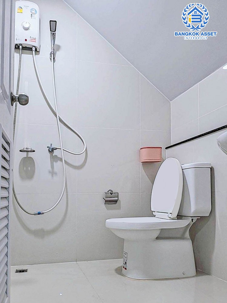 *****บ้านแฝดมือสองปทุมธานี โครงการ โมดิวิลล่า รังสิต-คลอง7 หลังมุม! เนื้อที่กว้างเกือบ 39 ตร.ว. ฟังก์ชัน 3 ห้องนอน 2 ห้องน้ำ 2 ที่จอดรถ บ้านสภาพดี พร้อมอยู่ บนทำเลเข้า-ออกเมืองสะดวก เชื่อมต่อถนนรังสิต-นครนายก, ถนนธัญบุรี ในราคาสุดคุ้ม!