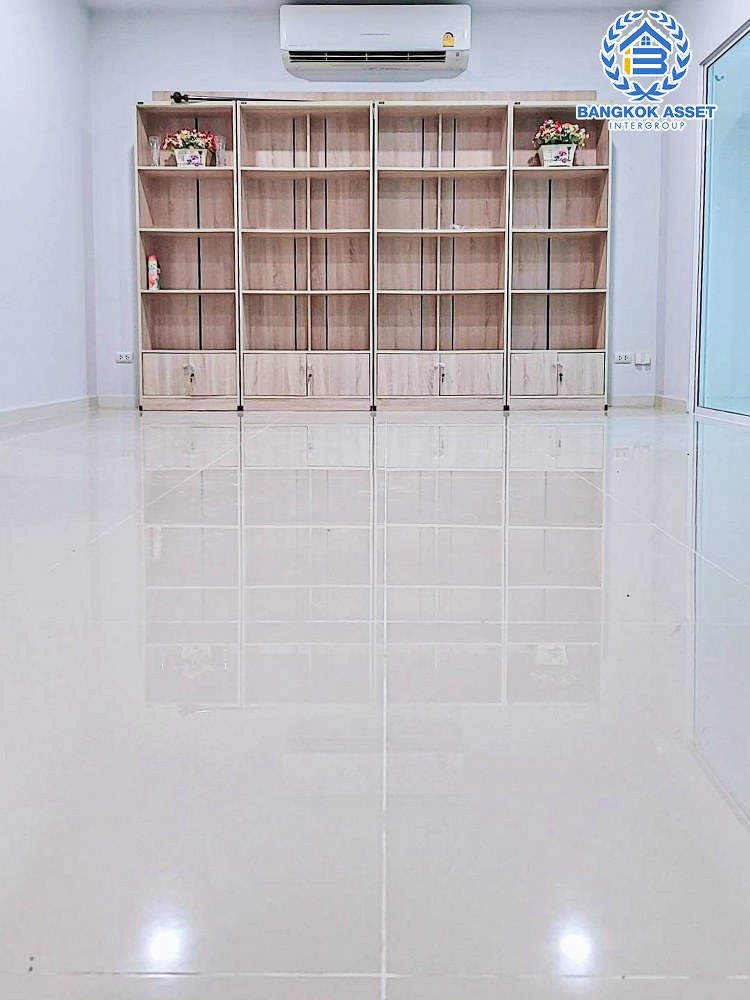 *****บ้านแฝดมือสองปทุมธานี โครงการ โมดิวิลล่า รังสิต-คลอง7 หลังมุม! เนื้อที่กว้างเกือบ 39 ตร.ว. ฟังก์ชัน 3 ห้องนอน 2 ห้องน้ำ 2 ที่จอดรถ บ้านสภาพดี พร้อมอยู่ บนทำเลเข้า-ออกเมืองสะดวก เชื่อมต่อถนนรังสิต-นครนายก, ถนนธัญบุรี ในราคาสุดคุ้ม!