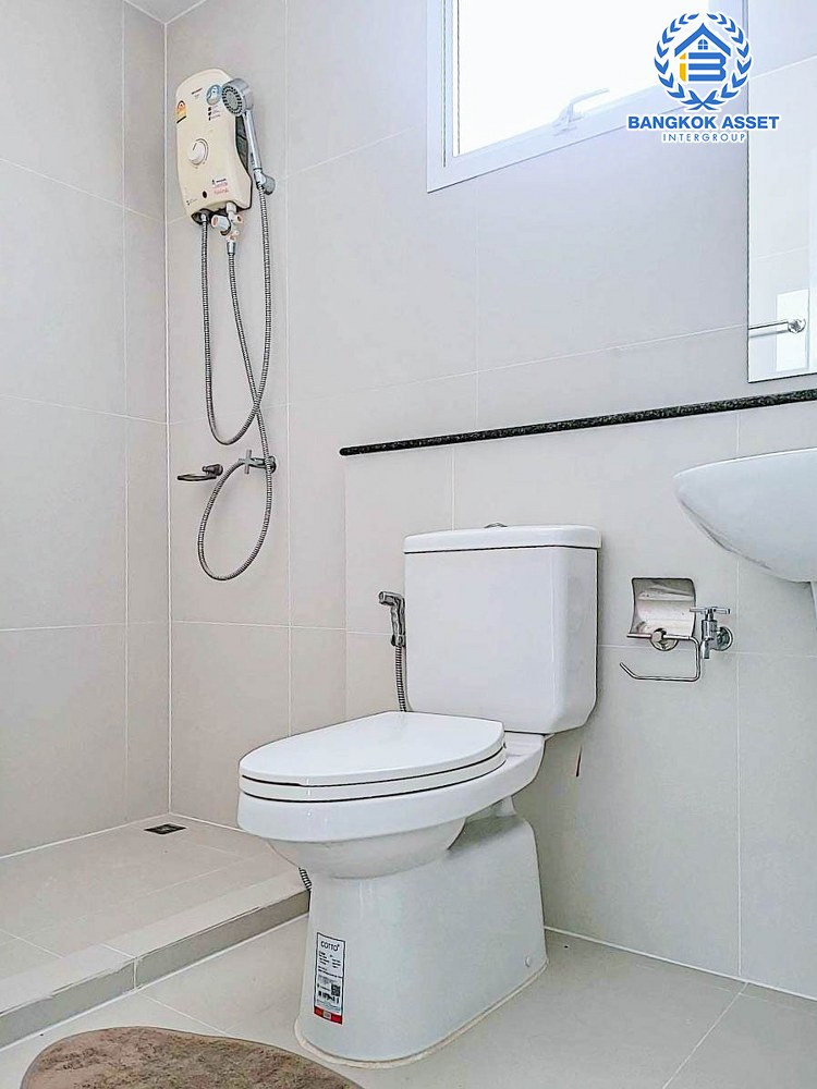 *****บ้านแฝดมือสองปทุมธานี โครงการ โมดิวิลล่า รังสิต-คลอง7 หลังมุม! เนื้อที่กว้างเกือบ 39 ตร.ว. ฟังก์ชัน 3 ห้องนอน 2 ห้องน้ำ 2 ที่จอดรถ บ้านสภาพดี พร้อมอยู่ บนทำเลเข้า-ออกเมืองสะดวก เชื่อมต่อถนนรังสิต-นครนายก, ถนนธัญบุรี ในราคาสุดคุ้ม!