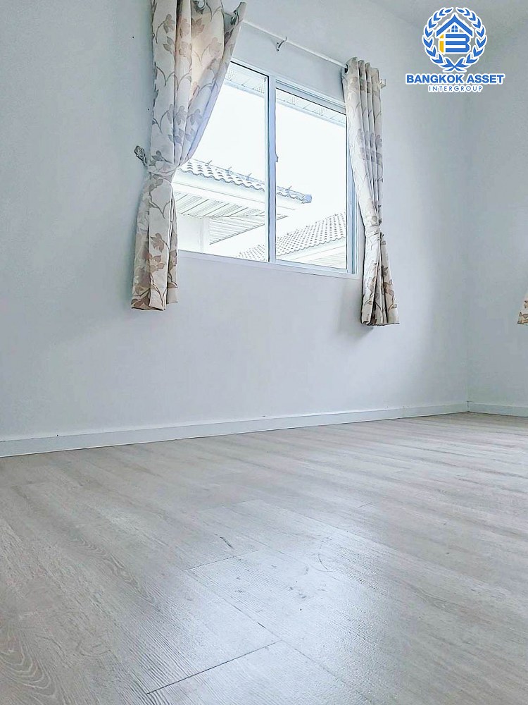 *****บ้านแฝดมือสองปทุมธานี โครงการ โมดิวิลล่า รังสิต-คลอง7 หลังมุม! เนื้อที่กว้างเกือบ 39 ตร.ว. ฟังก์ชัน 3 ห้องนอน 2 ห้องน้ำ 2 ที่จอดรถ บ้านสภาพดี พร้อมอยู่ บนทำเลเข้า-ออกเมืองสะดวก เชื่อมต่อถนนรังสิต-นครนายก, ถนนธัญบุรี ในราคาสุดคุ้ม!