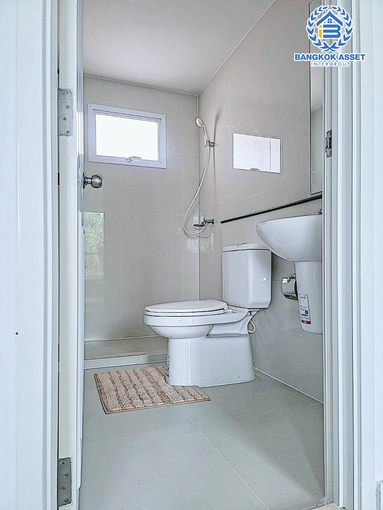 *****บ้านแฝดมือสองปทุมธานี โครงการ โมดิวิลล่า รังสิต-คลอง7 หลังมุม! เนื้อที่กว้างเกือบ 39 ตร.ว. ฟังก์ชัน 3 ห้องนอน 2 ห้องน้ำ 2 ที่จอดรถ บ้านสภาพดี พร้อมอยู่ บนทำเลเข้า-ออกเมืองสะดวก เชื่อมต่อถนนรังสิต-นครนายก, ถนนธัญบุรี ในราคาสุดคุ้ม!